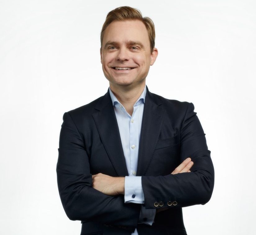 «Die meisten Schweizer Firmen begegnen Herausforderungen mit Unternehmergeist» Christopher Blaufelder, Partner bei McKinsey & Company Switzerland, ist Präsident der Expertenjury des Prix-SVC Wirtschaftsraum Zürich 2024. Ein Gespräch zur abwechslungsreichen Arbeit der Jury, zu seiner Funktion als Präsident und zu inspirierenden Zürcher KMU.